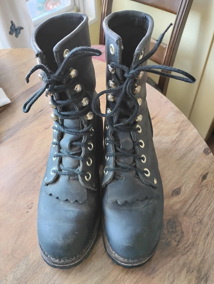 Bota Georgia.Bota registradora. Resistente al aceite.No tiene talla.Tacón a punta, 9,5. Foto 1 de 4