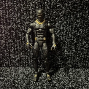 Figura suelta ERIK KILLMONGER Marvel Legends 6” Okoye serie BAF Pantera Negra - Imagen 1 de 6