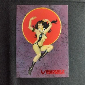 Visions Of Vampirella Card 1995 #12 The Classic Gallery TOPPS - Picture 1 of 2