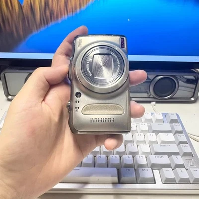 Fujifilm CCD F600 EXR Silver 16MP 15x Zoom EXR Digital Camera Silver Tested - Image 1 of 2