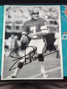 Joe Theismann Signed Black & White Photo No COA Washington Redskins 8x10 - Picture 1 of 2