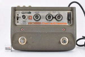 Boss CE-1 Chorus Ensemble Effects Guitar Vintage Pedal Roland AC100v Used FmJP - Picture 1 of 16