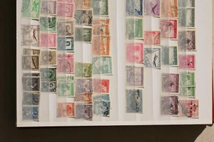 CHILI  COLLECTION + 800 TIMBRES       OG**,  OBL                      T 00020 - Imagen 1 de 18