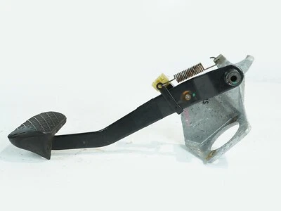 2001 - 2003 Mercedes Benz Clk Class C208 Brake Pad Pedal Stop A2022901619 Oem — 第 1/4 张图片