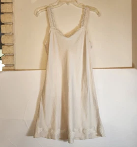 Vintage Women's S Olga nightgown negligee ivory cream 70091 sleeveless lace - Picture 1 of 11