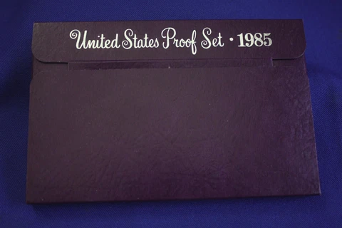1985-s  U.S.Proof set. Genuine. complete and original as issued by US Mint Cover