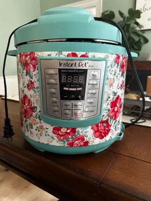 Maceta instantánea Pioneer Woman IP-Lux60 vintage floral verde azulado aguamarina 6 cuartos. Olla a presión Foto 1 de 4