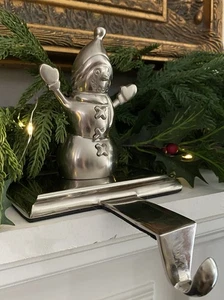 Muñeco de nieve Pottery Barn Kids Child 2005 de colección soporte para medias Navidad familia en caja - Imagen 1 de 6