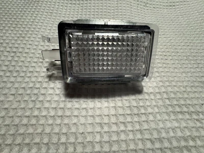 Ford Explorer 1998 montado en la parte trasera área de carga OEM interior domo luz Foto 1 de 4