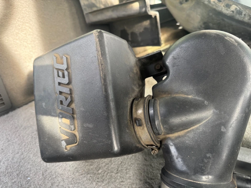 GMC Sierra 1995 1998 1999 2000 Tahoe Suburban 5,7 Vortec caja de aire admisión OEM Z161 Foto 1 de 3