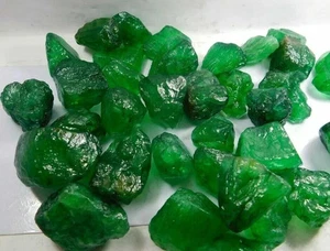 AAA Natural Colombian Green Emerald Rough 5000 Ct/ 1 KG LOT Loose Gemstone - Picture 1 of 5