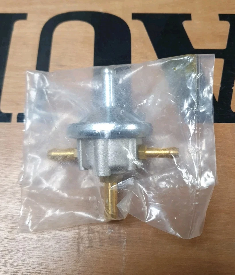 RENAULT 5 GT TURBO NEW  FUEL PRESSURE REGULATOR - Image 1 of 1