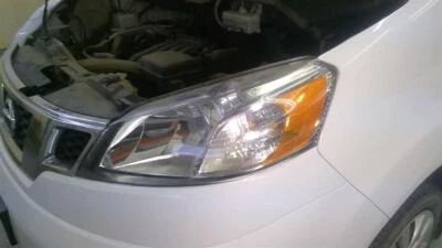 Conjunto de faros izquierdos usados se adapta a: Nissan Nv200 2013 grado A izquierdo Foto 1 de 4