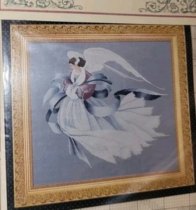 Lavendel und Spitze viktorianische Designs Engel des Winters Kreuzstichmuster - Bild 1 von 3