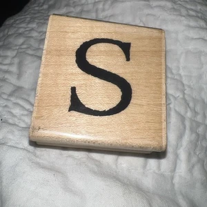 DER Buchstabe "S" Stempel auf Holzstempel von Stampabilities - Bild 1 von 4