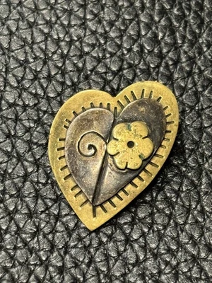 Далеко надетая брошь заколка сердце цветок вихрь Бесплатная доставка  - Изображение 1 из 4