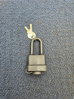 (数量 4) 重型类似钥匙防水挂锁户外使用 - 黑色 — 第 1/4 张图片