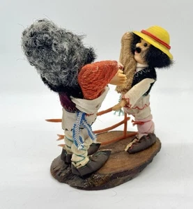 Vecchio souvenir vintage URSS Moldavia statuina abito popolare nazionale - Foto 1 di 10