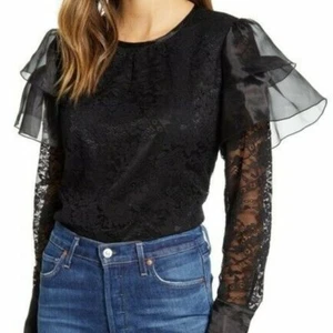 💕 RACHEL PARCELL 💕 Small 💕 Black Lace Flutter Sleeve Top NEW AUTH 💕 - Picture 1 of 7