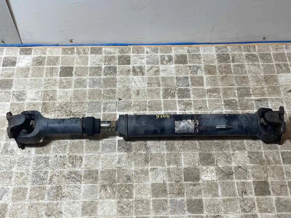 Eje de transmisión delantero compatible con Infiniti QX56 2011 2012 2013 5,6 L 4x4 Foto 1 de 4