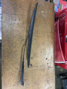 98 - 03 MERCEDES-BENZ CLK320 W208 FRONT WINDSHIELD WIPER ARM - Foto 1 di 4