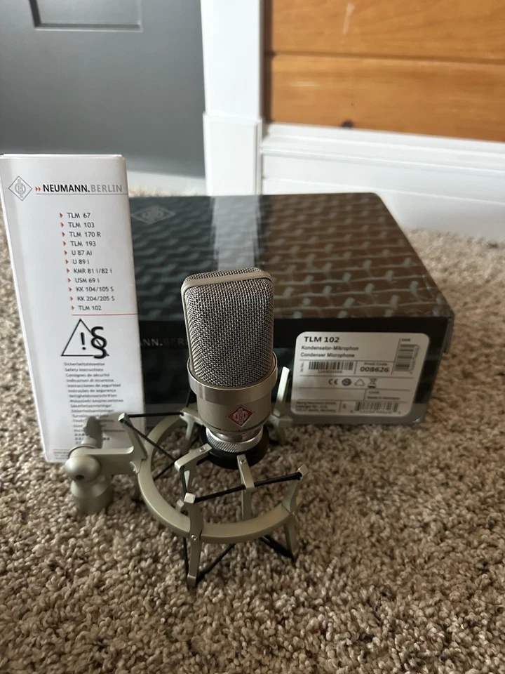 Neumon Berlin TLM 102 Studio Microphone with Shock Mount Brand New Never Used - Image 1 of 3
