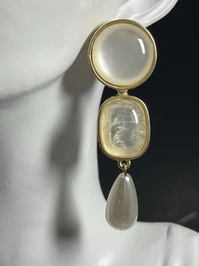 Clear Gripoix Style Etruscan Earrings Moonglow Faux Pearl Gold Tone Pierced - Picture 1 of 7