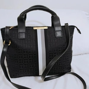 Tommy Hilfiger Black Handbag Purse Crossbody Bag Logo Print Black - Picture 1 of 16