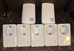 7 Stück TP-LINK TL-WA854RE Wi-Fi Range Extender + Powerline Adapter TL-PA4020P - Bild 1 von 3