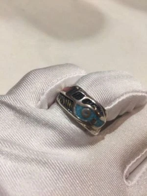 Vintage American Silver White Bronze Men's Feather Turquoise Inlay 10 Ring - Image 1 of 4