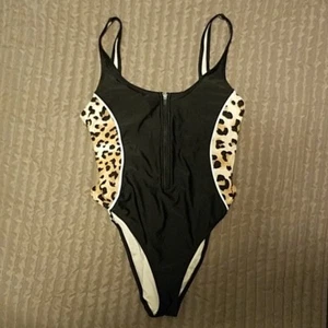 Leopard Print and Black One Piece Swimsuit Suit Forever21 size L zip front - Picture 1 of 5
