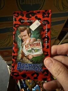 1995 Donruss Ace Ventura Foil Pack - Picture 1 of 2