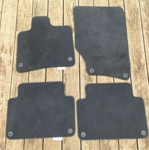 Juego de 4 alfombrillas de tela para Audi Q7 2010 a 2015 delanteras y traseras 4 alfombrillas HACER OFERTA - Imagen 1 de 13