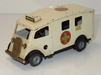 TRIANG MINIC 75M AMBULANCE (404) - Image 1 of 4