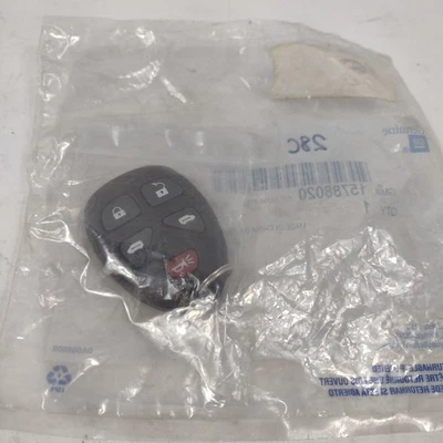 GM Genuine Parts 15788020 5 Button Keyless Entry Remote Key - Image 1 of 2