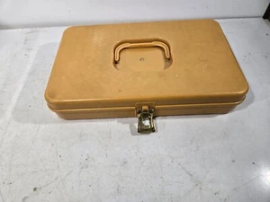 Vintage Wilson WIL-HOLD Yellow Thread Caddy Box Halter Nähen - Bild 1 von 6