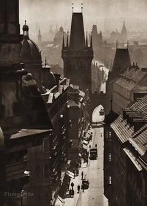 Arte fotográfico vintage de Karla Plicky paisaje urbano checo calle puente de Praga de la década de 1940 16x20 - Imagen 1 de 1