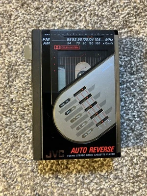 Reproductor de cassette FM/AM JVC CX-F3K de colección años 80 no completamente funcional Foto 1 de 4