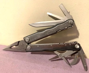 Leatherman Fuse Silver Multi-Tool Messer Zange, Schere & anderes Werkzeug -- Neu Sonstige - Bild 1 von 11