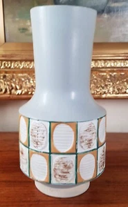 Mid Century 9" Inch English Surrey Design Trokia inspired vase, Hornsea interest - Picture 1 of 18