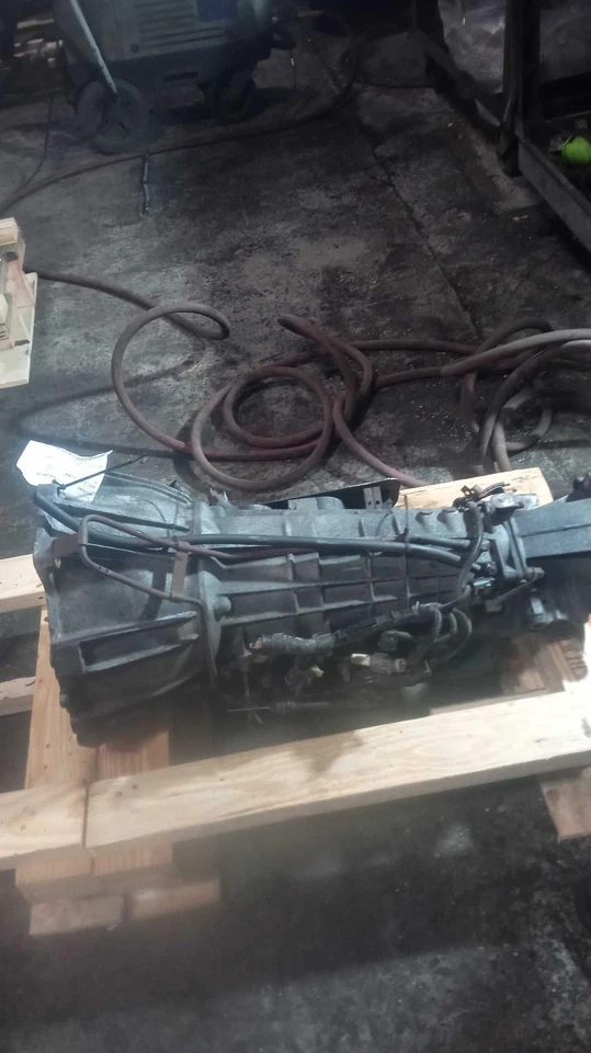 Conjunto de transmisión automática usado se adapta a: Ford Explorer AT 2001 paquete deportivo de 2 puertas Foto 1 de 4