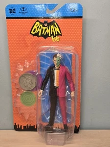 🔥 Figura de acción Batman 66 Dos Caras/Harvey Dent DC McFarlane - Imagen 1 de 3