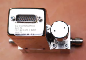 Controlador de flujo másico Brooks 6256S MFC 500SCCM SILANTE - Imagen 1 de 3