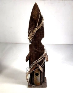 Vine Wrapped Wooden Birdhouse Rustic Farmhouse Country Decoration 20.5" Tall - Imagen 1 de 10