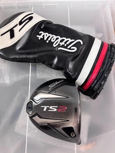 Titleist TS2 RH Golf Driver 10.5 degree Head only w/cover - Picture 1 of 11