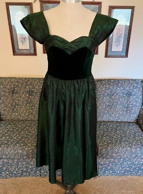 Vintage 80s Sz 10 Taffeta/ Velvet Formal/Party/Prom Dress Tea Length Green - Image 1 of 4