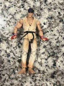 Figura de acción Street Fighter Ryu Hasbro de 4" de alto - Imagen 1 de 2