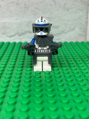 LEGO Star Wars Captain Rex  Minifigure 501st Legion 7675 Phase 1 - Image 1 of 2