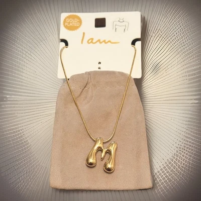 Collar I Am Mujer Gota de Agua Burbuja Letra Inicial "M Letra NUEVO CON BOLSA DE REGALO Foto 1 de 4