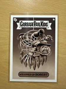 2022 Topps Garbage Pail Kids Oh the Horrible Wave 1 #1b WRAPPED UP ROBERT SEPIA - Imagen 1 de 2